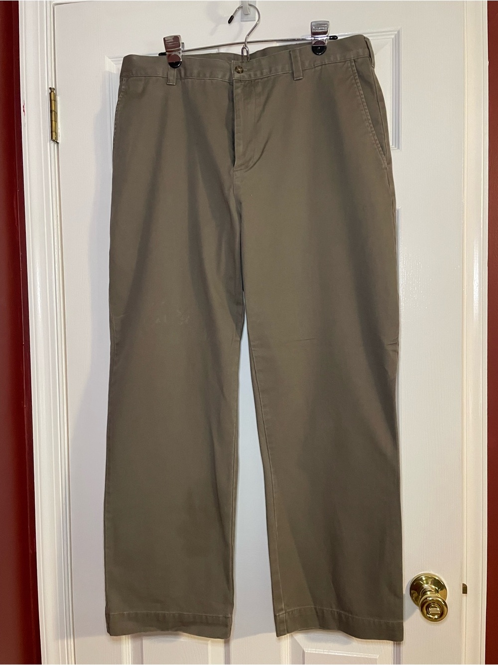 Men's Classic Straight Fit Khaki Pants